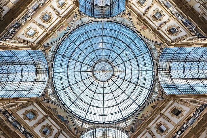 Milan Small Group: Duomo & Rooftop, Sforza Castle, Gelato Tasting