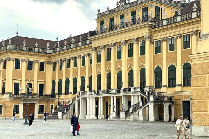 Guided Walking Tour of Schonbrunn Palace in Vienna