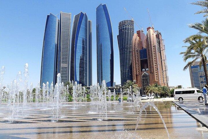 Abu Dhabi City Tour in a 4x4 Shared Vehicle