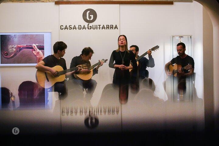 Porto: Fado show with Port wine at Casa da Guitarra