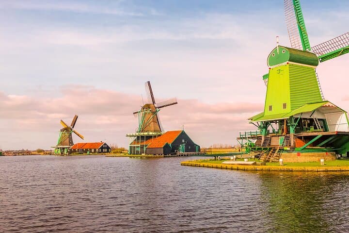 Private Tour to Zaanse Schans + Giethoorn with renting boat