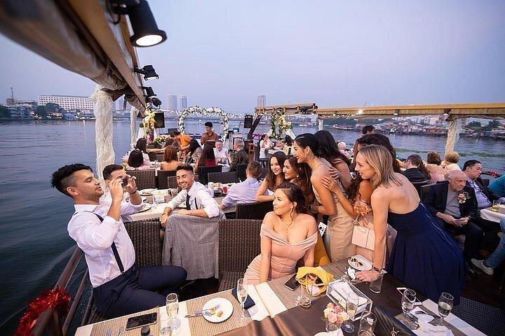 Bangkok: 2-Hour Dinner Cruise on the Chao Phraya Princess