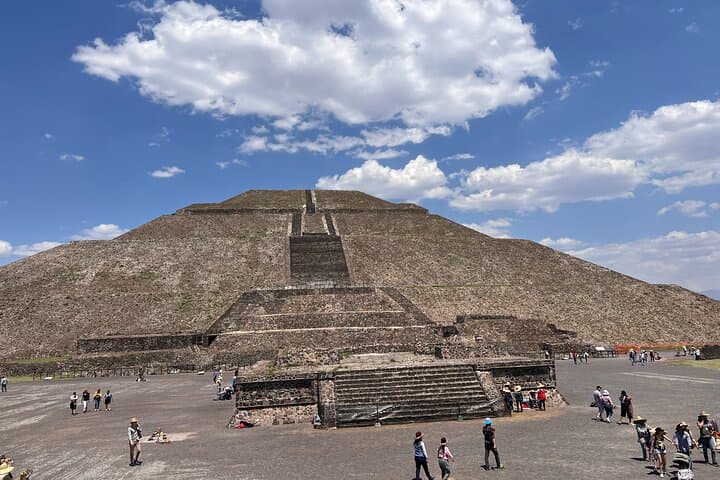 100% Private Tour in Teotihuacán Pyramids from Mexico City
