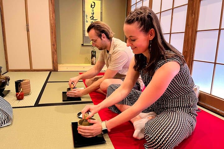 Tea Ceremony Experience in Osaka Doutonbori