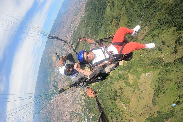 Paragliding tour in Medellín, fly and live a great experience