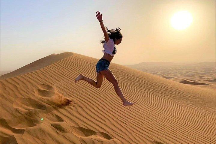 Premium Private Desert Safari by 4x4 Vehicle with BBQ Dinner