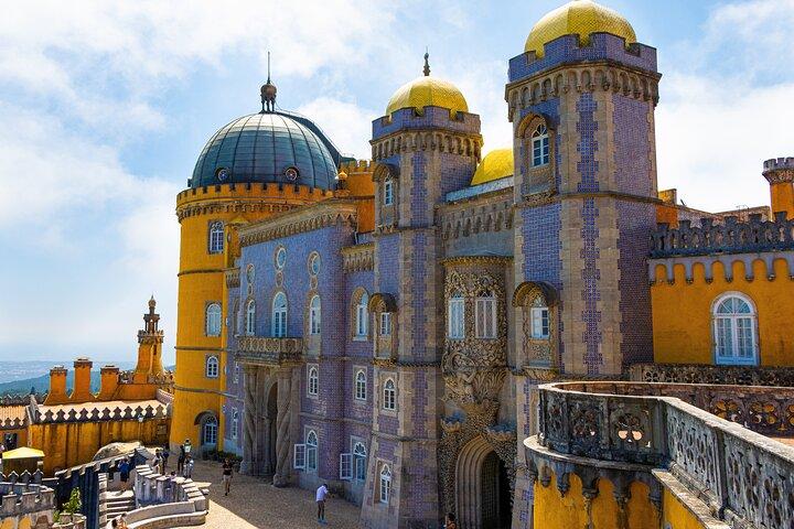 Sintra-Cascais-Pena Palace 8-People Small Group Tour from Lisbon