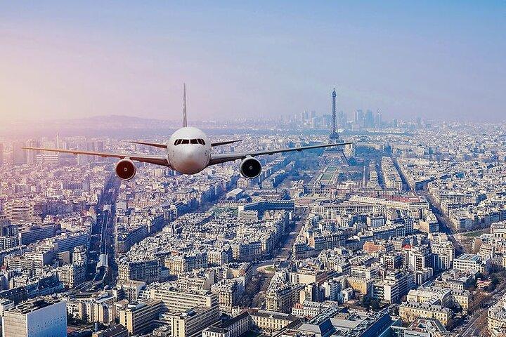 Private transport from Paris to Charles de Gaulle airport