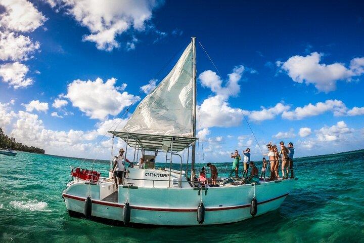 Tropical Punta Cana Booze Cruise – Snorkel, Sandbar & Party Vibes