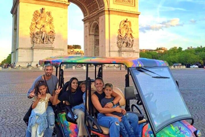 Guided and Private Tour of Paris by Golf Cart