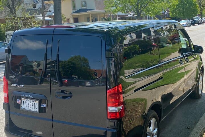 Executive Black Car Airport Transfer | JFK, LGA & EWR