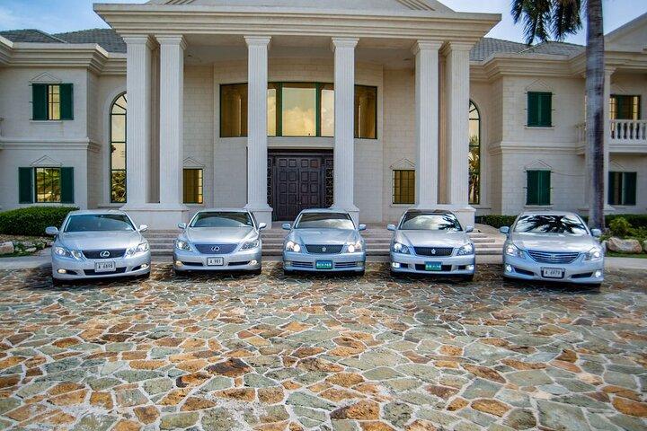 Antigua - VIP Fast Track On Arrival ONLY And Round Trip Transfer