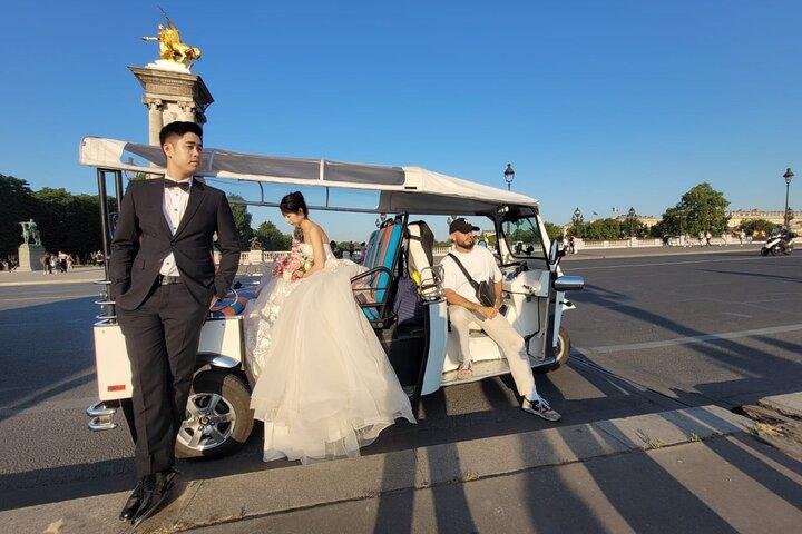 Paris with a Tuk Tuk - Private 2-Hour TukTuk Tour