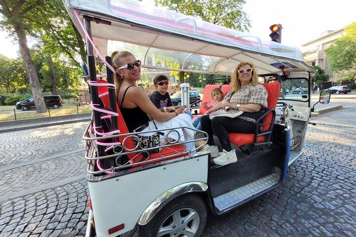 Paris with a Tuk Tuk - Private 2-Hour TukTuk Tour