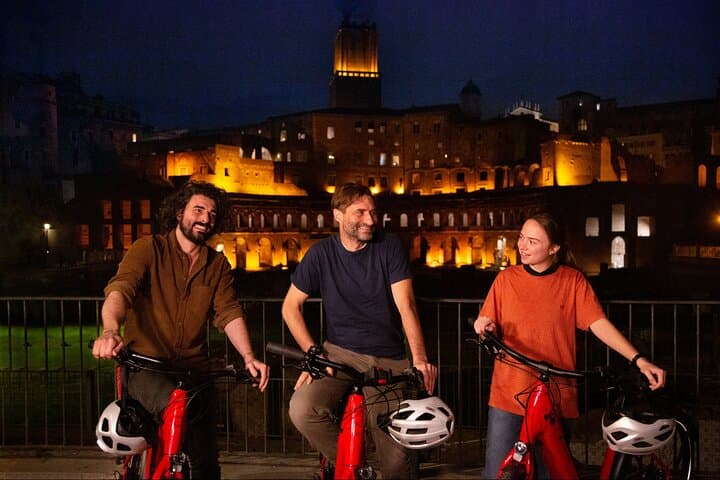 Rome by Night Tour with Top E-bike and optional Italian Dinner