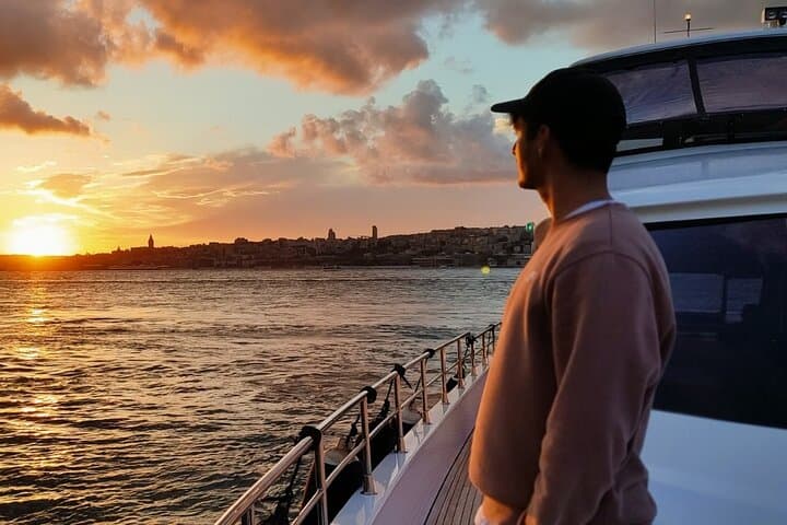 SUNSET CRUISE of Bosphorus at Deluxe Yacht in Istanbul