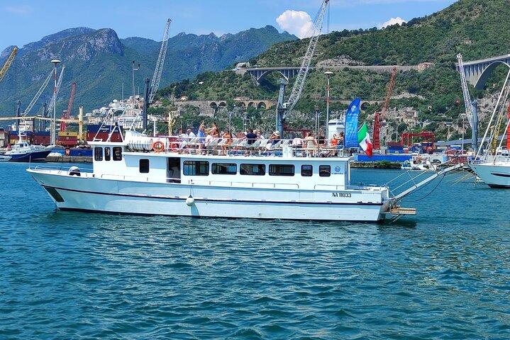 Amalfi Coast by boat with aperitif, lunch and sea breaks