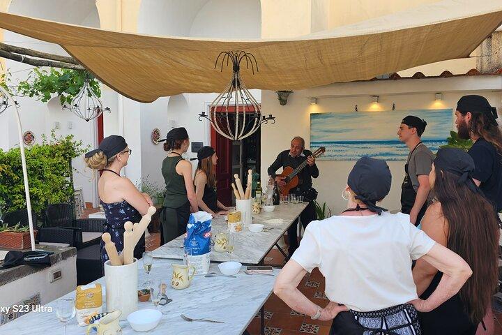 Authentic Pasta & Pizza Cooking Class with Sorrento Coast Pickup
