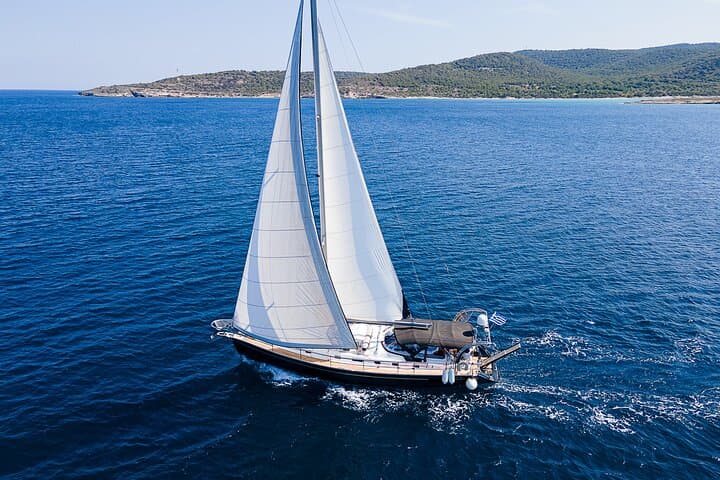 Private Luxury Sailing Cruise in Athens Riviera With Lunch