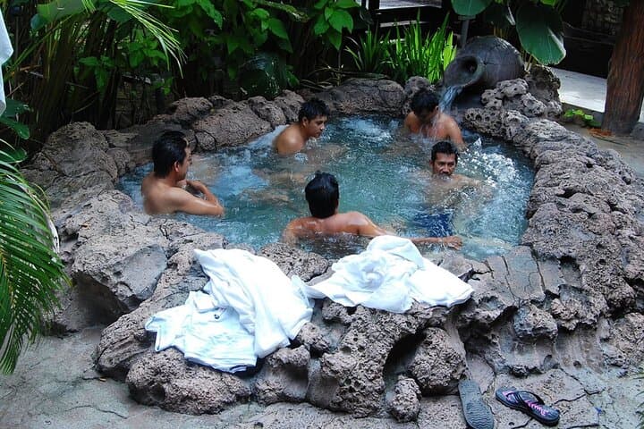 Batu Caves, Waterfalls and Hot Springs Tour With Lunch