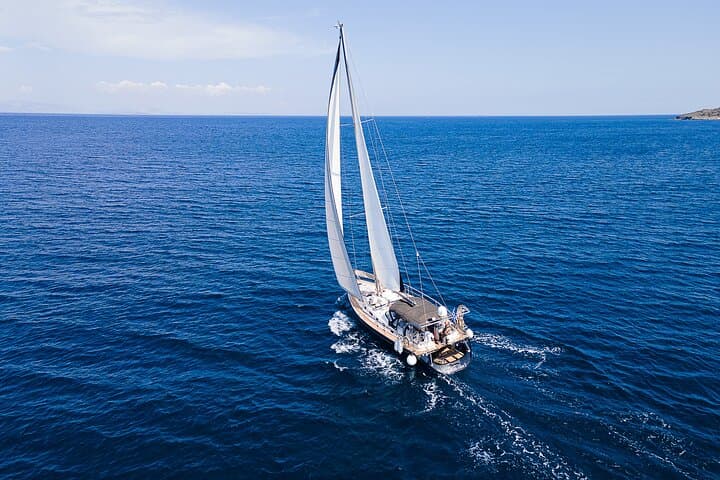 Private Luxury Sailing Cruise in Athens Riviera With Lunch