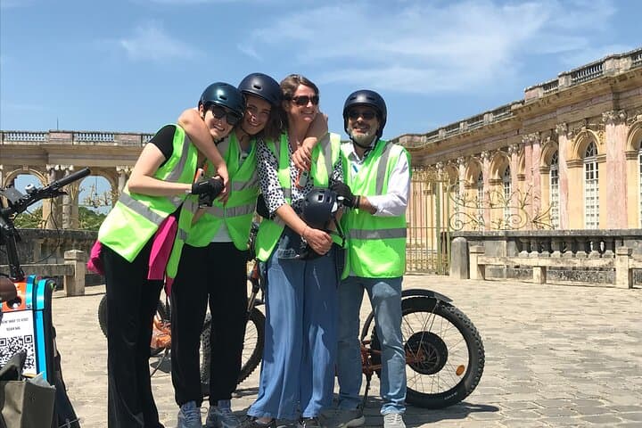 Electric 2-wheeler tour of the Chateau Park and Gardens