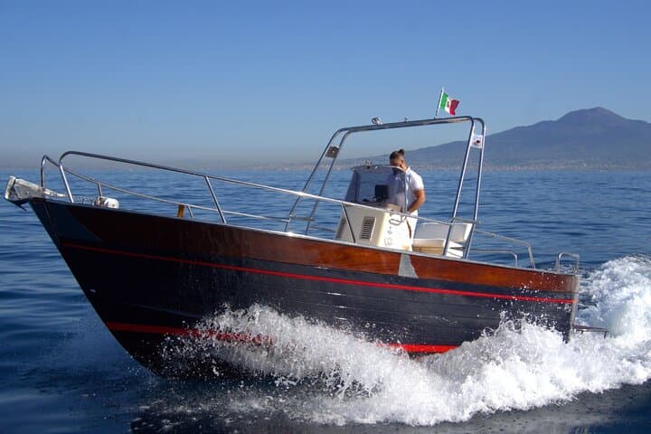 Guided Small Group Boat Day on Capri