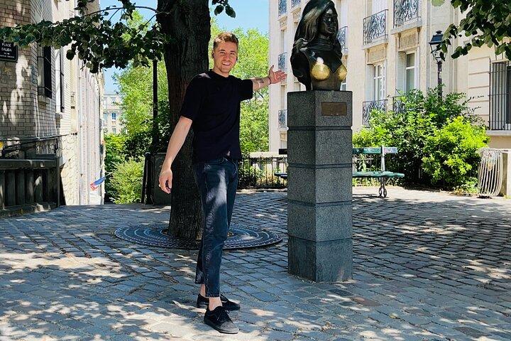 Unique Montmartre photo tour with VOGUE photographer