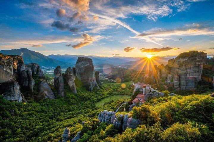 Full Day Private Tour To Meteora - Thermopylae - Delphi