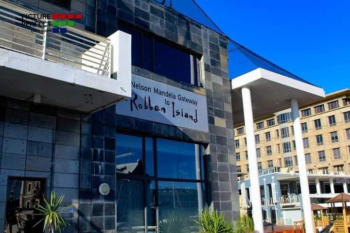 Robben Island and Table Mountain Full Day Private Tour