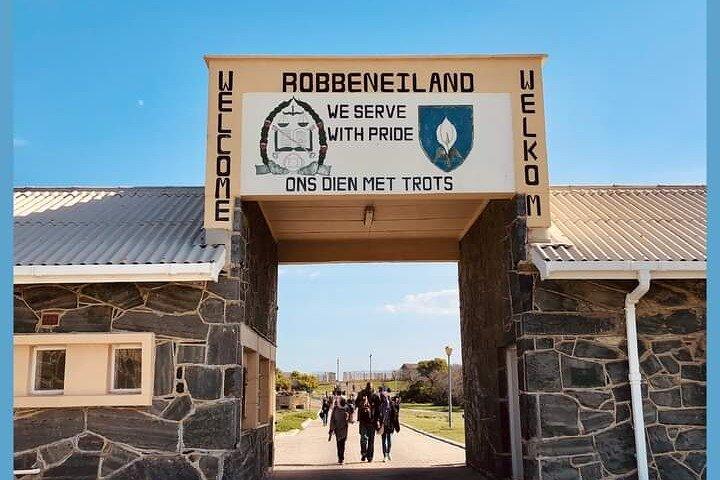 Robben Island, Table Mountain and kirstenbosch from Cape Town