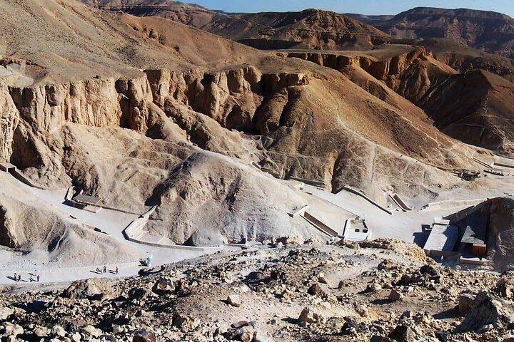 Explore Luxor from Cairo in 2 days with Air Balloon experience