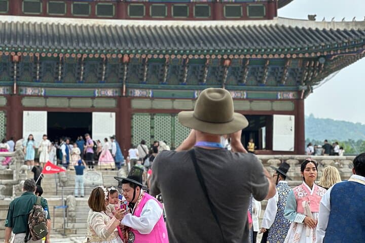 Best Things to Do - Half Day Seoul Trip (Seoul Palace & Temple)