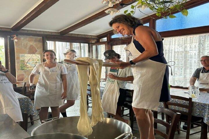 Amalfi Coast Cooking Class: Pasta, Cheese Making, Unlimited Wine