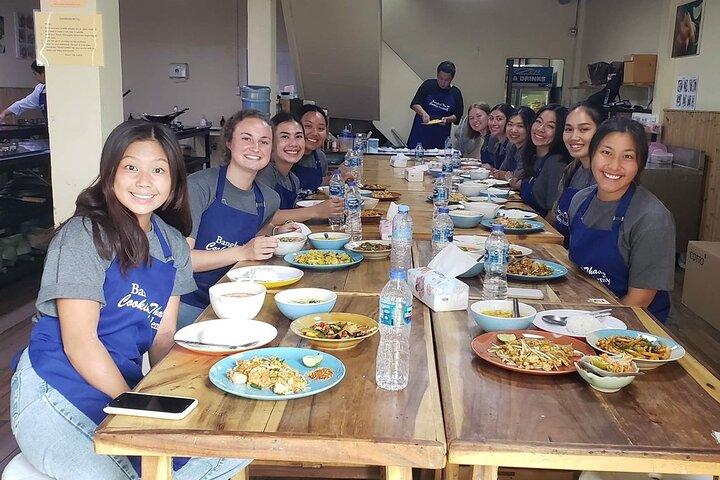 Thai Cooking Class Bangkok: Choose 5 Dishes + Market Tour