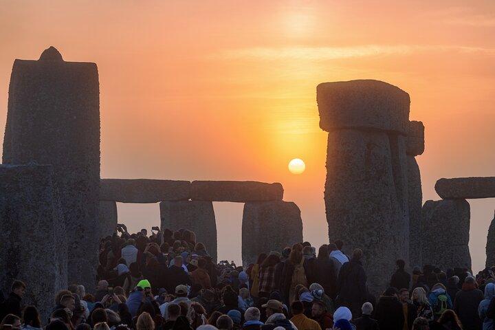 Stonehenge Summer Solstice Tour from London: Sunset or Sunrise Viewing