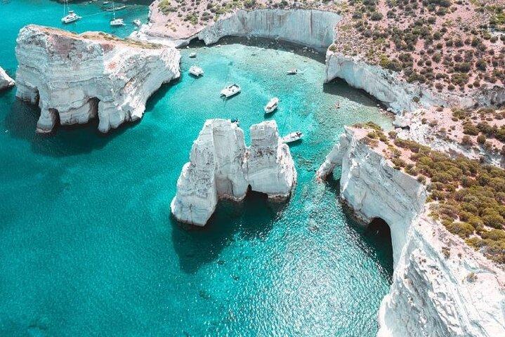 Half Day Private Boat Exoerience with Skipper in Milos