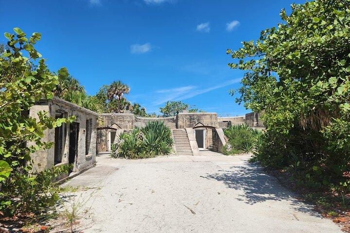 Boat tour with Watersports and snorkeling near st pete beach