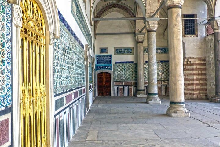 Istanbul: Topkapi Palace Guided Tour and Skip The Line