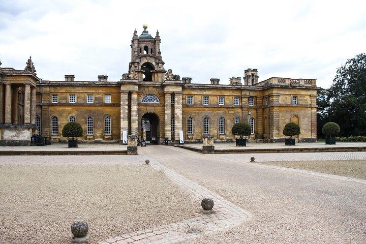 Blenheim Palace in a Day Private Tour with Admission