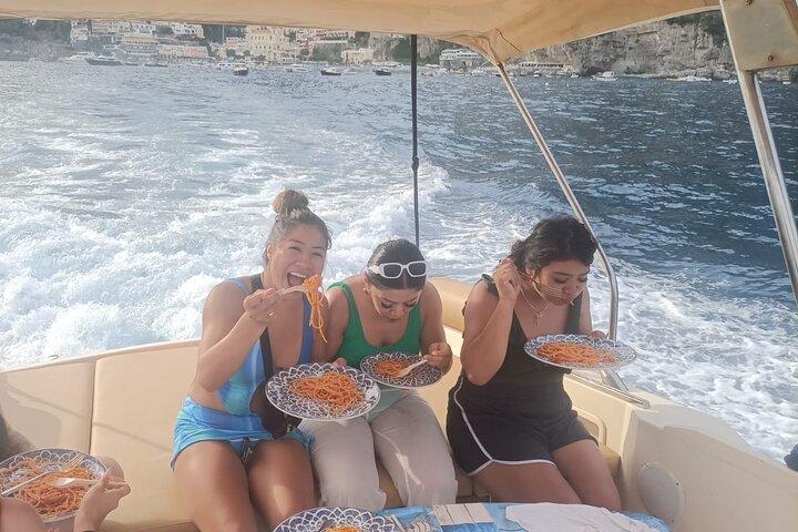 Amalfi Coast tour with 1-hour boat excursion