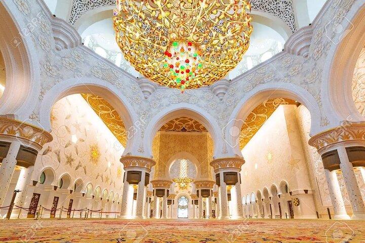 Tour of Qasr Al Watan and Sheikh Zayed Mosque From Dubai