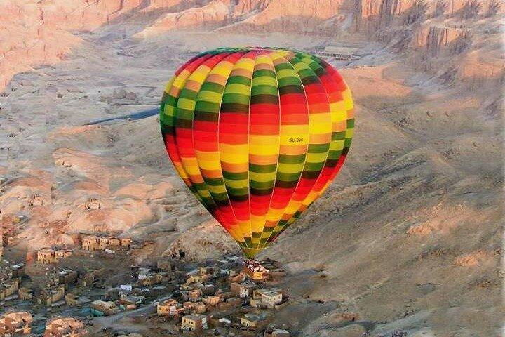 Sunrise Hot Air Balloon Flight in Luxor with Pickup