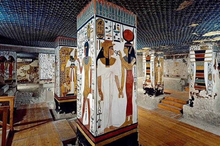 Private Half Day West Bank Tour to Kings Valley and Queen Temple
