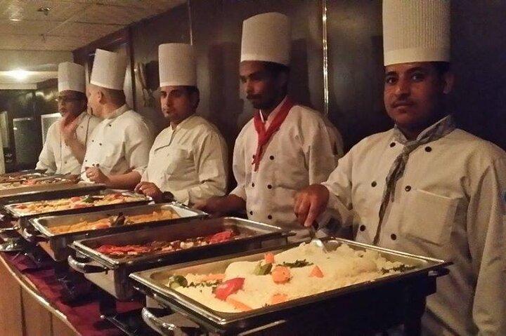 From Cairo: 5 Stars Nile Dinner Cruise with Live Entertainment