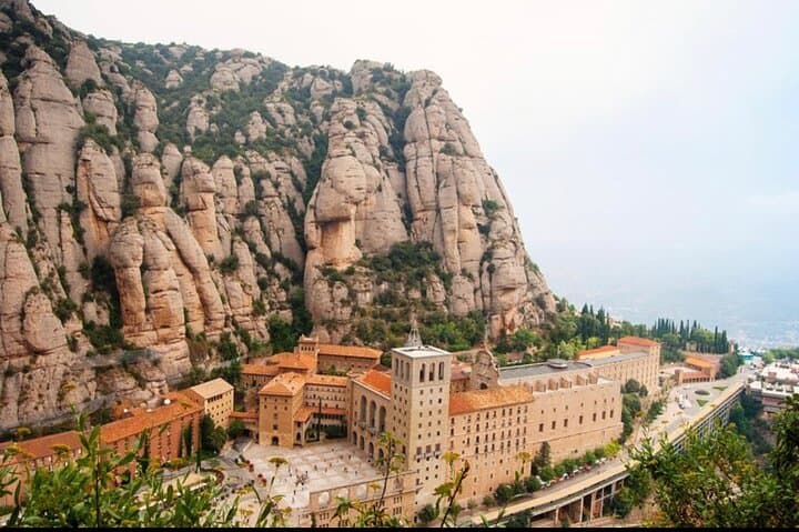 Private Tour from Barcelona to Monserrat