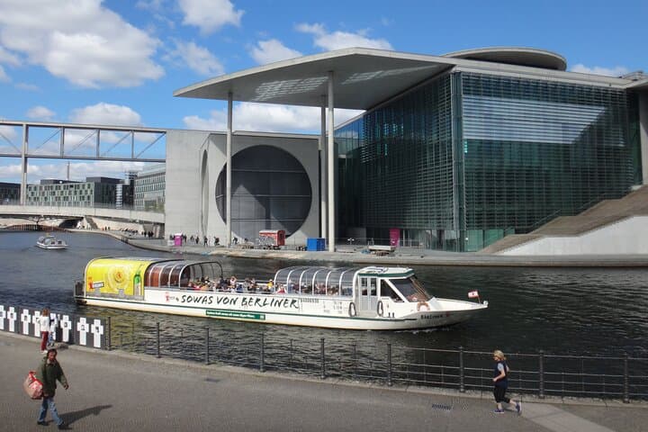 Berlin sightseeing boat tour on the Spree