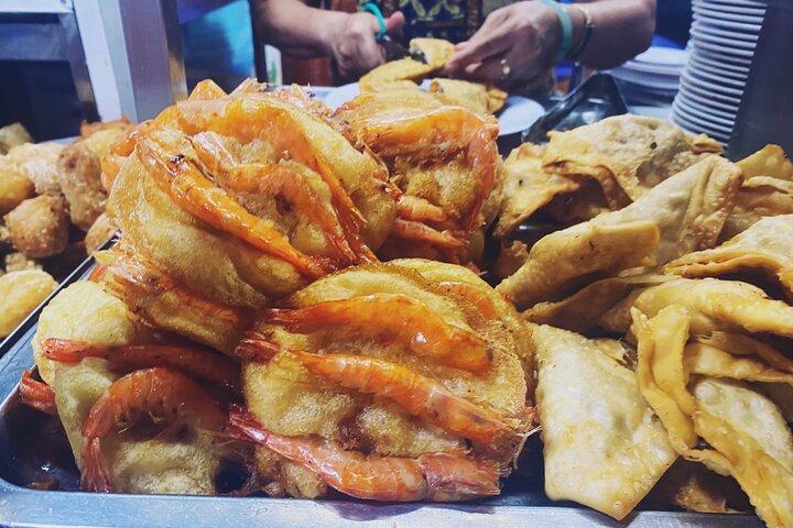 Hanoi food tour-Local street food tour (food&guide included)