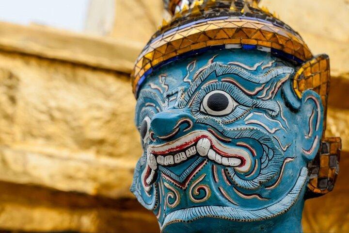 Private Grand Palace & Long-tail boat tour in Bangkok