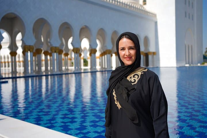 From Dubai: Abu Dhabi Sheikh Zayed Grand Mosque Guided Tour
